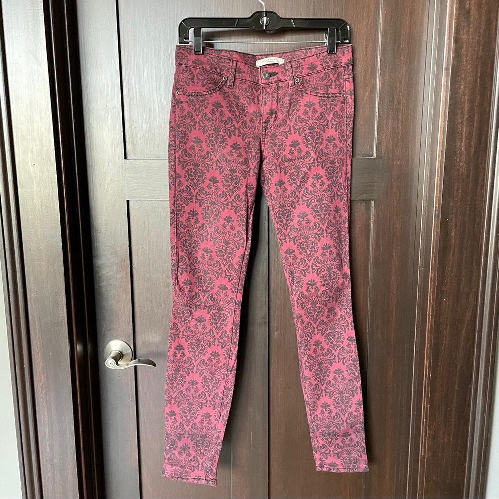 RICH & SKINNY Paisley Maroon/Black Pant Size 26